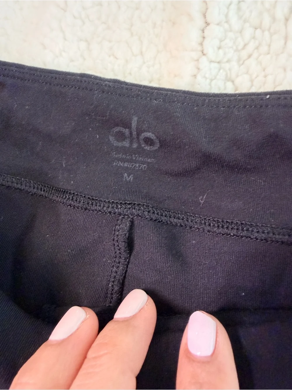 ALO Yoga Black Women's Jeggings with Subtle Logo